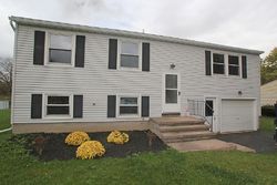 Pre-foreclosure Listing in ROLLING MEADOW DR N HILTON, NY 14468