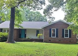 Pre-foreclosure in  RAINBOW DR Charlotte, NC 28227