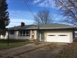 Pre-foreclosure in  EARL DR NW Warren, OH 44483