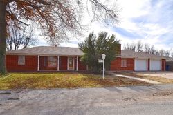 Pre-foreclosure in  W ADAMS ST Crescent, OK 73028