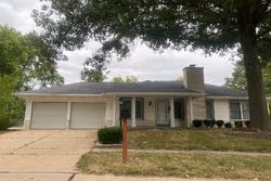 Pre-foreclosure in  SHERWOOD CT Florissant, MO 63031
