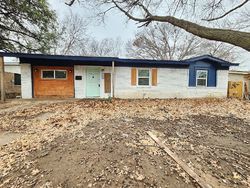 Pre-foreclosure in  KENT DR Arlington, TX 76010