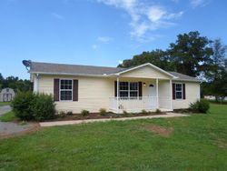 Pre-foreclosure in  PHILPOT RD Bell Buckle, TN 37020