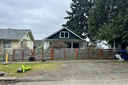 Pre-foreclosure in  PUGET BLVD SW Seattle, WA 98106
