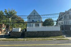 Pre-foreclosure in  WEYMAN AVE New Rochelle, NY 10805