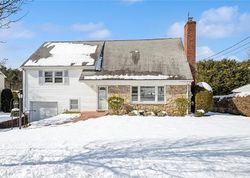 Pre-foreclosure Listing in OAKLAND AVE EASTCHESTER, NY 10709