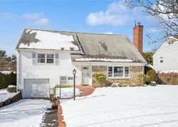 Pre-foreclosure in  OAKLAND AVE Eastchester, NY 10709