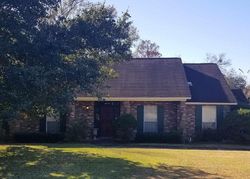 Pre-foreclosure in  FOSTER RD Baton Rouge, LA 70811