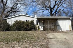 Pre-foreclosure in  S 52ND CT Kansas City, KS 66106