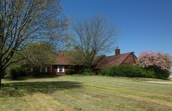 Pre-foreclosure in  BOYER RD Dundee, IL 60118