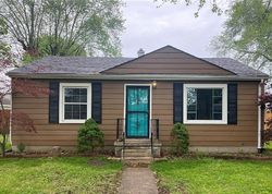 Pre-foreclosure Listing in S CARLISLE ST BARGERSVILLE, IN 46106