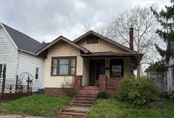 Pre-foreclosure in  N MULBERRY ST Muncie, IN 47305