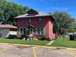  W Second St, Leaf River IL