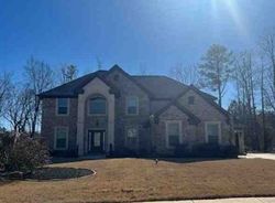 Pre-foreclosure in  LAKE ERMA DR Hampton, GA 30228