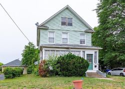 Pre-foreclosure in  BREWER ST East Hartford, CT 06118