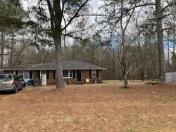 Pre-foreclosure in  VINSON MOUNTAIN LOOP Rockmart, GA 30153