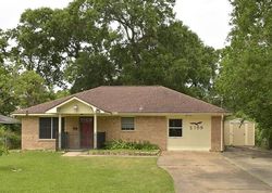 Pre-foreclosure in  HOLLY DR Dickinson, TX 77539