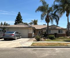 Pre-foreclosure in  E PINEDALE AVE Fresno, CA 93720