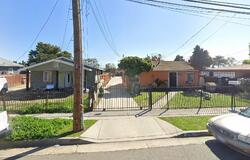 Pre-foreclosure in  1/2 E 126TH ST Compton, CA 90222