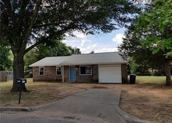 Pre-foreclosure in  S POPLAR PL Bristow, OK 74010