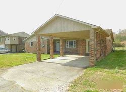 Pre-foreclosure Listing in HIBISCUS CT PRESTONSBURG, KY 41653