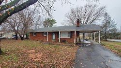 Pre-foreclosure in  ROUNDTREE DR Bedford, VA 24523