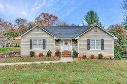 Pre-foreclosure in  FOREST DR Salem, VA 24153