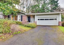 Pre-foreclosure in  ERICKSON ST Lake Oswego, OR 97034