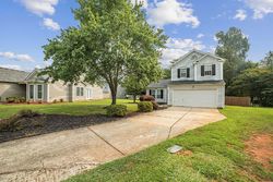 Pre-foreclosure in  HOLLOW MAPLE DR Charlotte, NC 28216