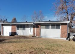 Pre-foreclosure in  NASHUA DR Saint Louis, MO 63136