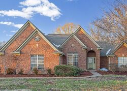 Pre-foreclosure in  HARRISON DR Byhalia, MS 38611