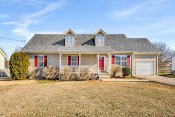 Pre-foreclosure in  KEDZIE DR Murfreesboro, TN 37130