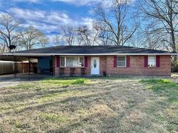 Pre-foreclosure in  RIDGEWOOD DR Baton Rouge, LA 70814