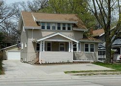 Pre-foreclosure in  MOUNT VERNON RD SE Cedar Rapids, IA 52403