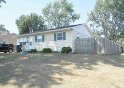 Pre-foreclosure in  W LAUREL ST Davenport, IA 52804