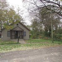 Pre-foreclosure in  WHITEWOOD AVE Davenport, IA 52802