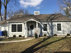 Pre-foreclosure in  FAIRLAWN DR Glenview, IL 60025