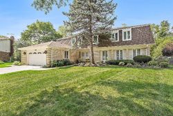 Pre-foreclosure in  DORSET DR Northbrook, IL 60062