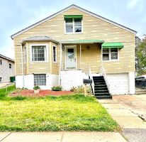 Pre-foreclosure in  E GRAND AVE Fox Lake, IL 60020