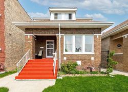 Pre-foreclosure in  S WHIPPLE ST Chicago, IL 60629