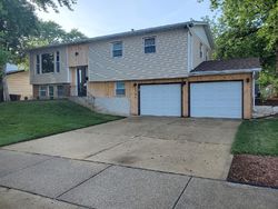 Pre-foreclosure in  ALBERT DR Oak Forest, IL 60452