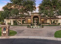 Pre-foreclosure in  E IRONWOOD DR Paradise Valley, AZ 85253