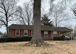 Pre-foreclosure in  TWIN LAKE DR NE Birmingham, AL 35215