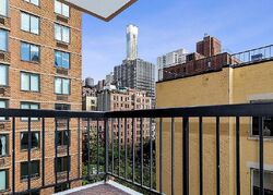 Pre-foreclosure in  E 54TH ST C New York, NY 10022