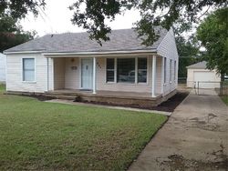 Pre-foreclosure in  W CHERRY ST Duncanville, TX 75116