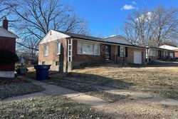 Pre-foreclosure in  EDNA ST Saint Louis, MO 63137