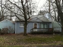 Pre-foreclosure in  RHONSWOOD ST Farmington, MI 48335