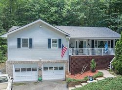 Pre-foreclosure in  PARK KNOLL DR Horse Shoe, NC 28742