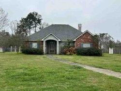 Pre-foreclosure in  LAKEPOINT DR Prairieville, LA 70769