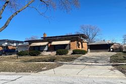 Pre-foreclosure in  S MAYFAIR PL Chicago Heights, IL 60411